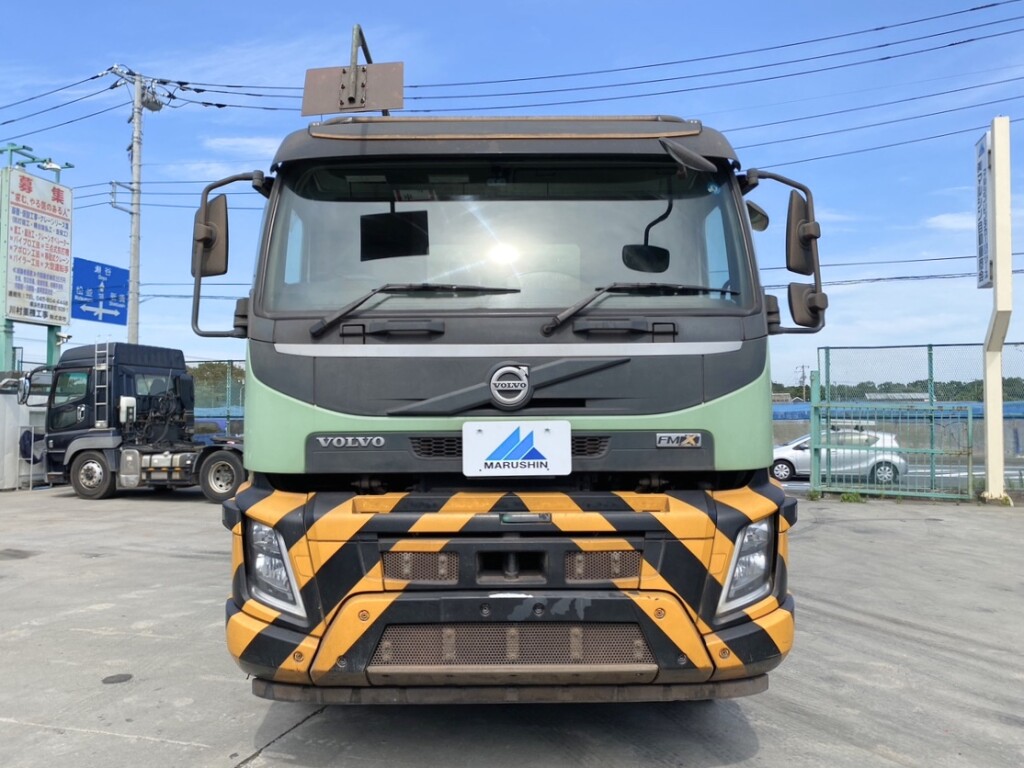 神奈川の中古トラック・重機の販売と買い取り・レンタカー /